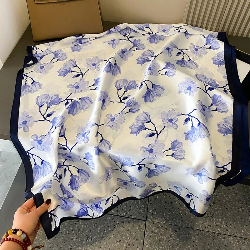 Modna Duża Apaszka Jedwabna z Nadrukiem